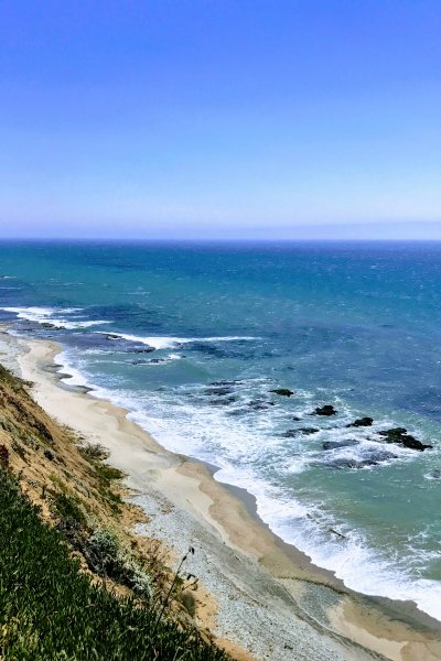 beautiful ocean overlook with steep cliffs